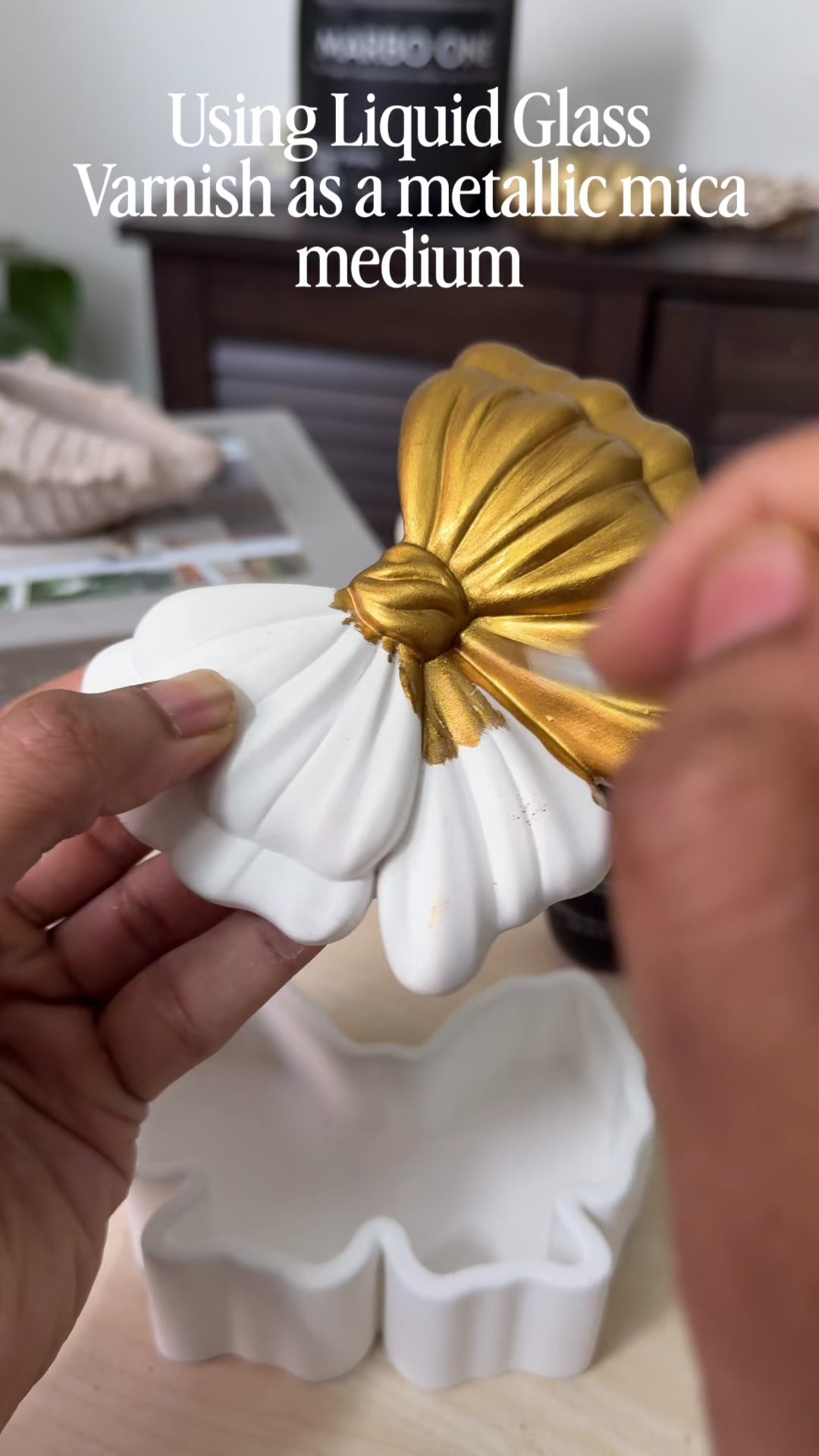 using artriso liquid glass varnish as mica medium